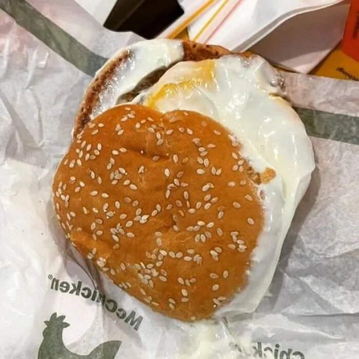 30 Clientes comparten sus peores pedidos de McDonald's en esta cuenta de Instagram