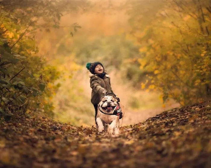 Sweet Photographs Of Kids With Animals That Might Make Your Heart Melt A Bit (28 New Pics)