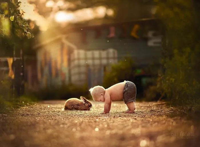 Sweet Photographs Of Kids With Animals That Might Make Your Heart Melt A Bit (28 New Pics)
