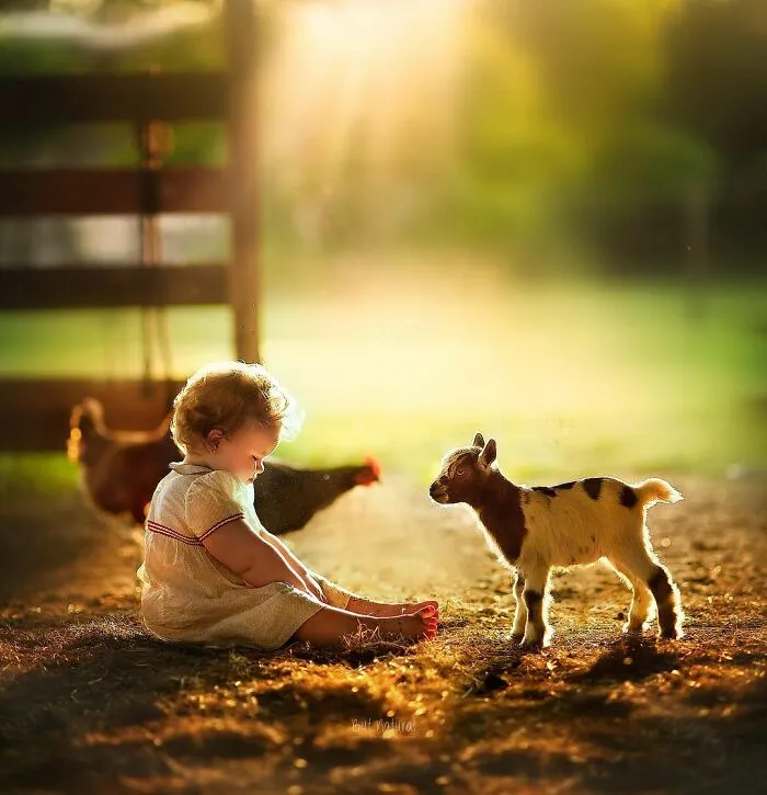 Sweet Photographs Of Kids With Animals That Might Make Your Heart Melt A Bit (28 New Pics)