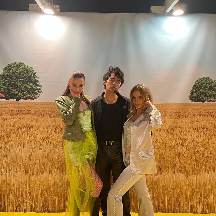 Joe Jonas And Sophie Turner As Paolo And Isabella From The Lizzie Mcguire Movie
