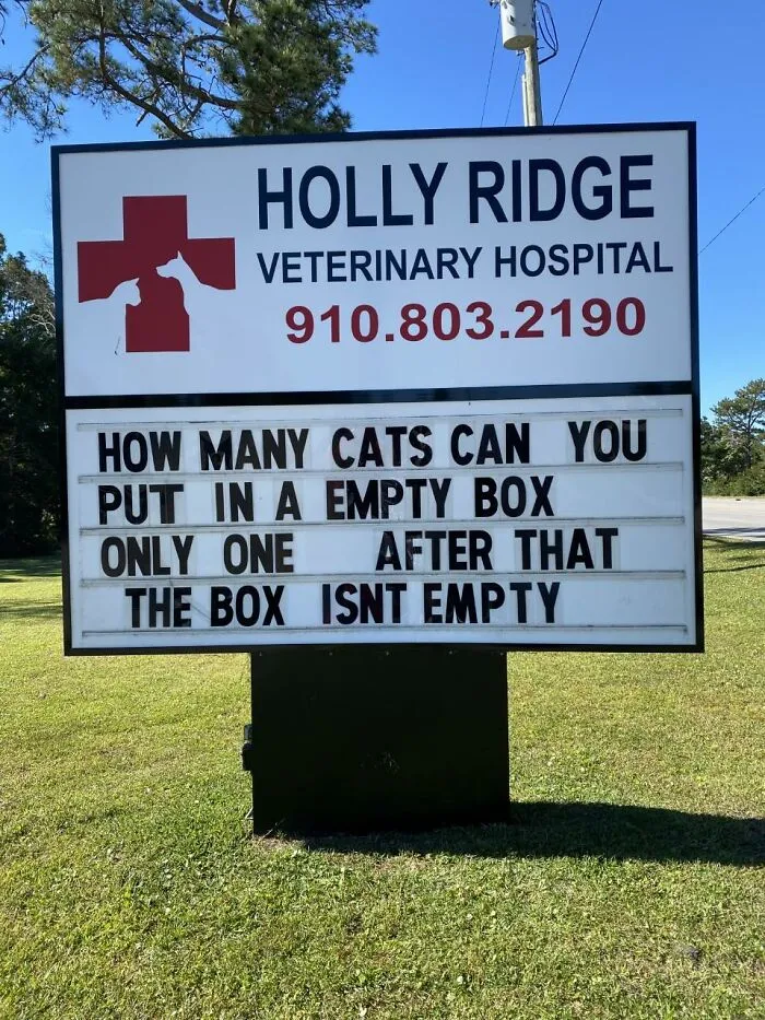 30 Of The Funniest Outdoor Signs From This Vet Hospital To Make You Crack A Smile