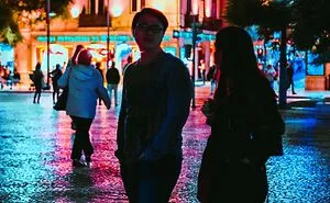30 Non-Americans Share How They Spot American Tourists From A Mile Away