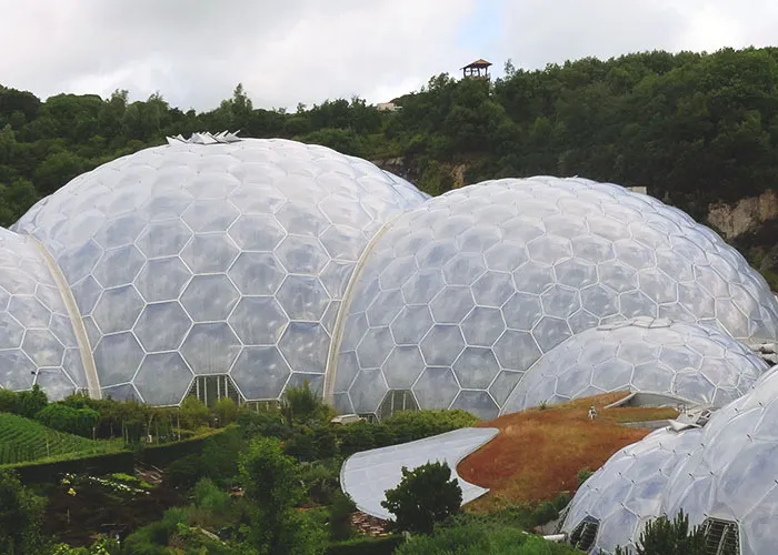 Disney Theme Park Employees Reveal Things They Love And Hate About It (30 Posts)