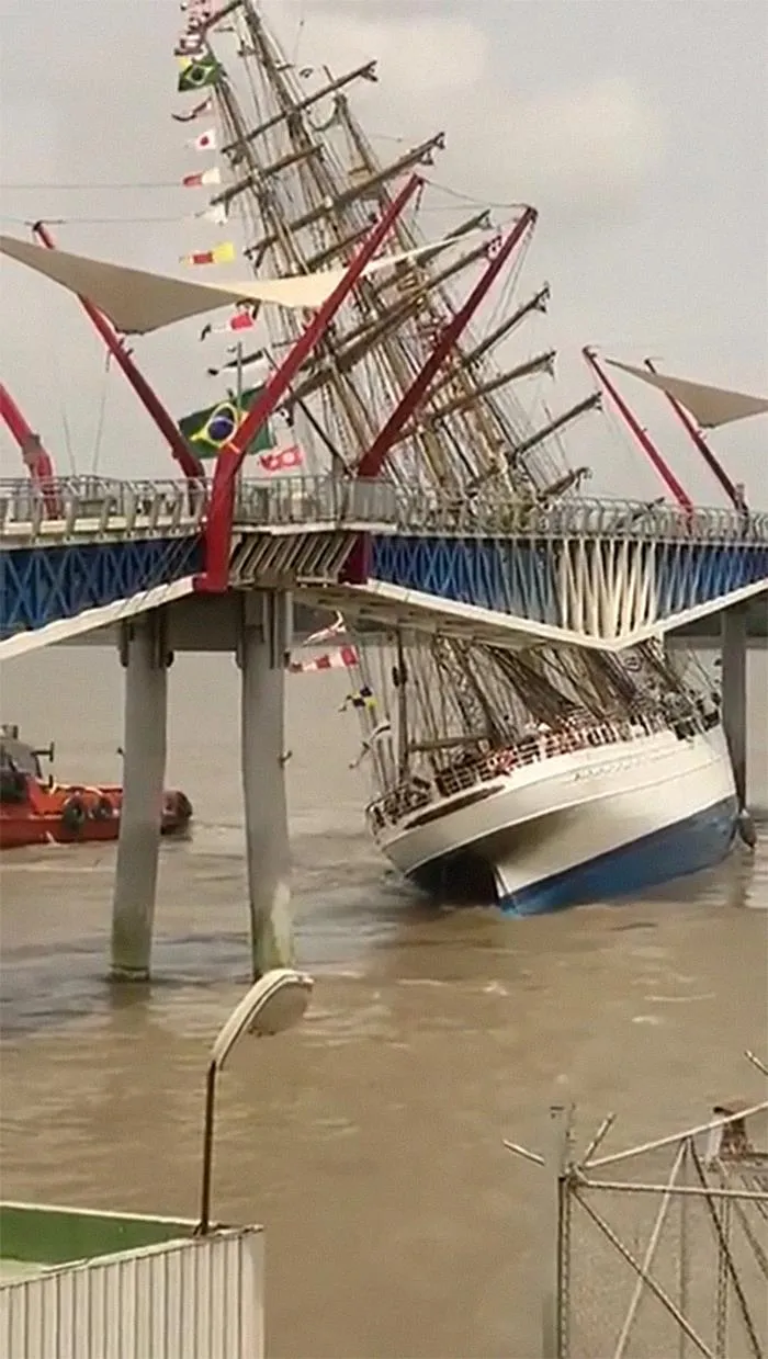 Navío brasileño en Ecuador