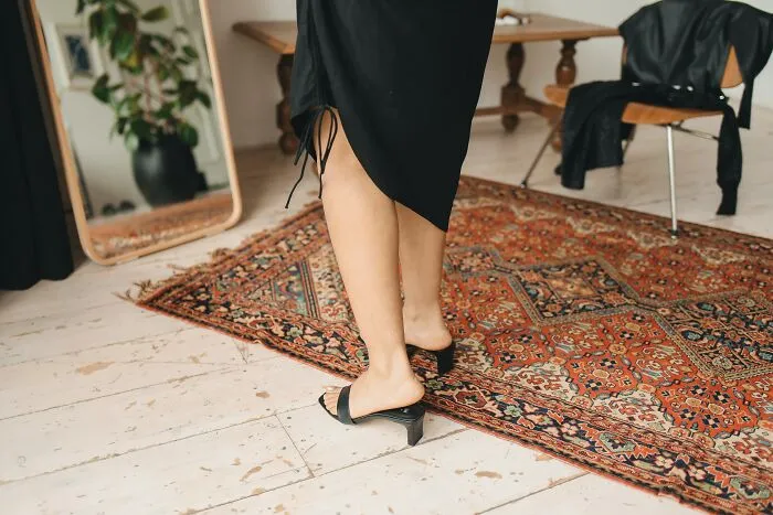 Someone Asks About The “Lesser-Known Problems Of Being An Unattractive Woman,” They Give 30 Heartbreaking Answers
