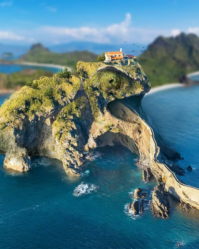 Digital Artist Blurs The Line Between Reality And Fiction In His 52 Surreal Photo Manipulations