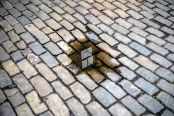 40 Photos Showing Curious Coincidences On New York City Sidewalks By Eric Kogan