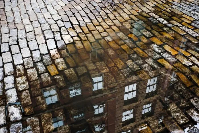 40 Photos Showing Curious Coincidences On New York City Sidewalks By Eric Kogan