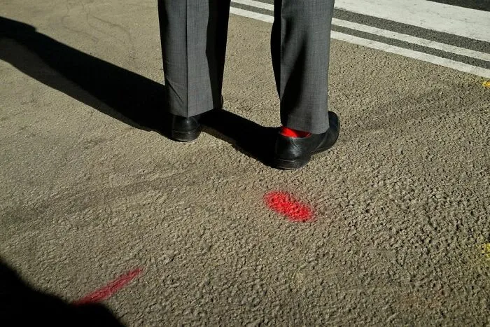 40 Photos Showing Curious Coincidences On New York City Sidewalks By Eric Kogan
