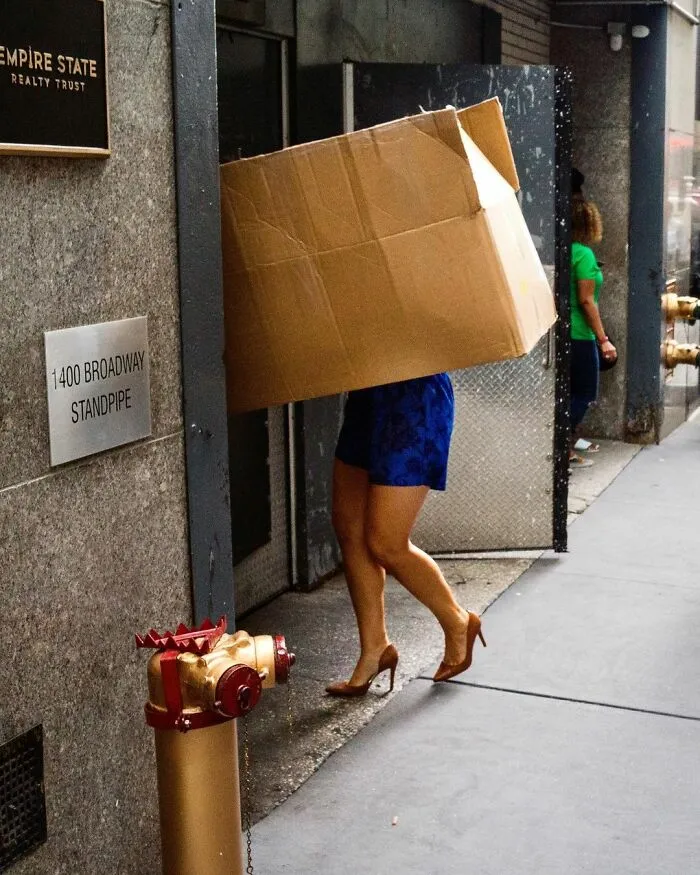 40 Photos Showing Curious Coincidences On New York City Sidewalks By Eric Kogan