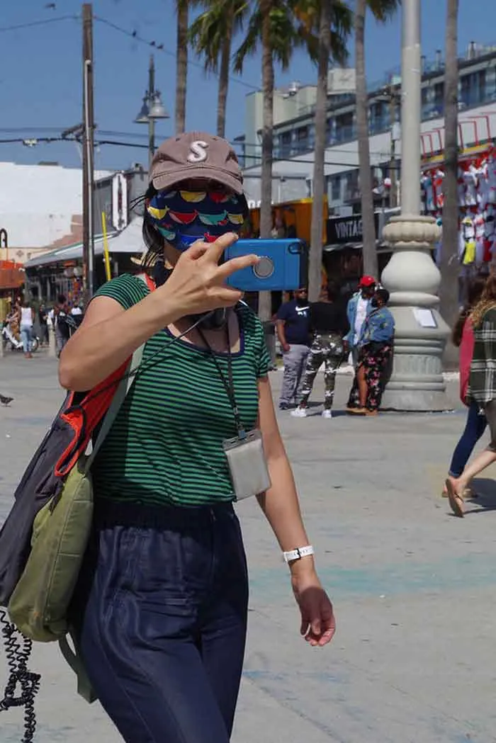 Puede que la COVID sea la principal razón por la que la gente comenzó a usar mascarillas, pero los usuarios de este grupo descubrieron otras 25 ventajas de utilizarlas