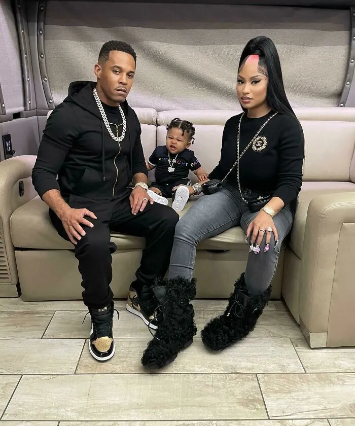 La frente de Nicki Minaj