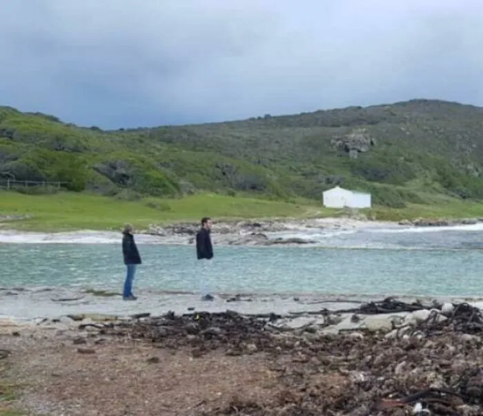¿Nadando? ¿Torso flotante? Mis vaqueros se mezclan perfectamente con el mar