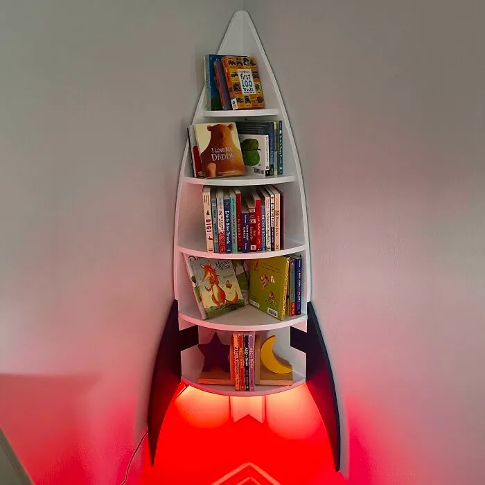 Librero de cohete que construí para mi nuevo hijo