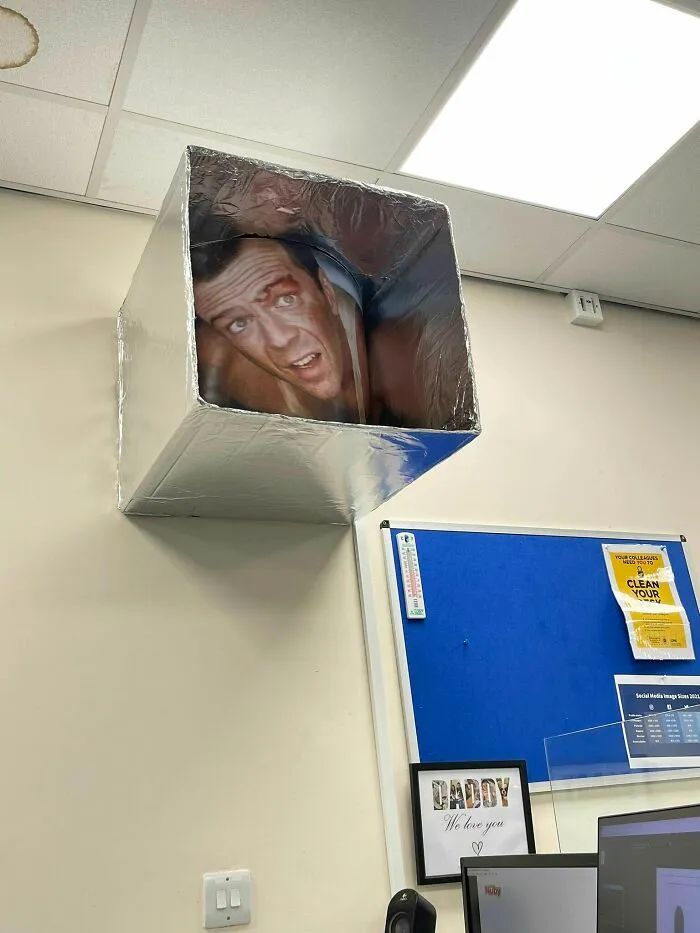 Ya pusieron las decoraciones en la oficina