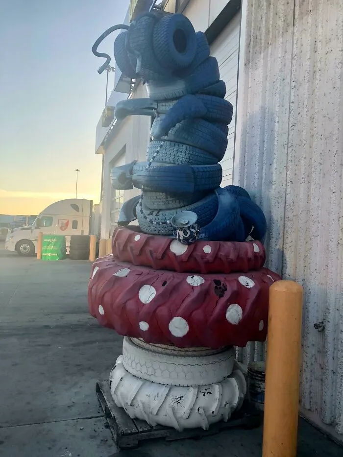 This Welcoming Sculpture At A Truck Stop Tire Store In Co