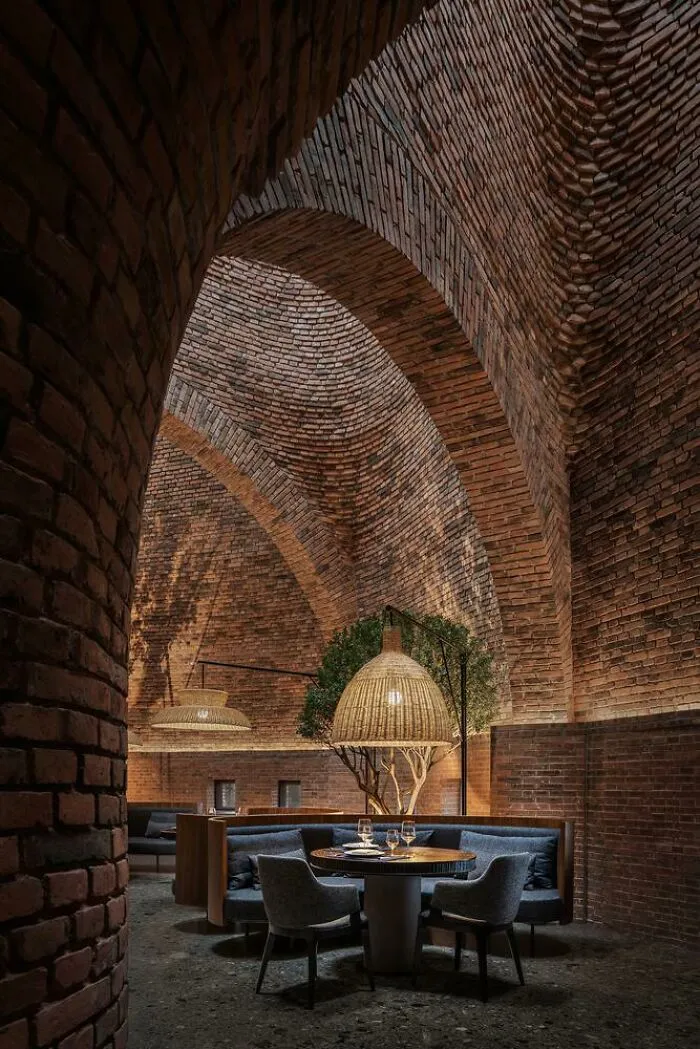 50% Cloud Artists Lounge Restaurant / Ccd
