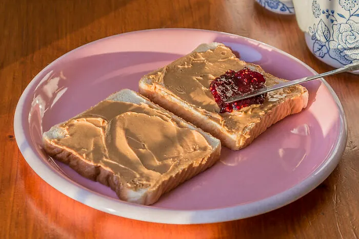 Los sándwiches de mermelada y mantequilla de maní