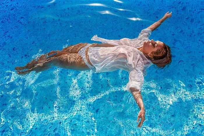 30 Times This Artist Used Acrylics And Oils To Create Paintings That Look Like Photographs