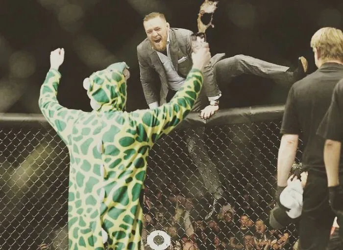 Guy Demonstrates His Photoshop Skills By Editing Himself Into Celebrity Pictures (30 New Pics)