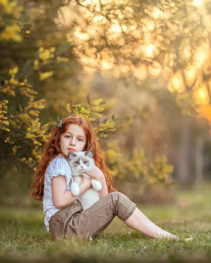 My Daughter Has A Special Bond With Animals And I Capture It In My Photos (20 Pics)