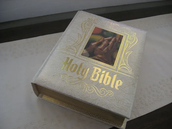 Someone Online Asked, ‘What Do People Pretend Is In The Bible But Is Absolutely Not In The Bible?’ And 25 People Delivered