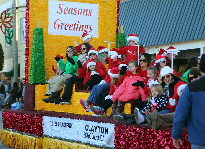 Radio Stations Playing Nothing But Christmas Music