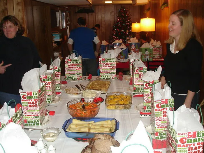 Alguien en este grupo online preguntó: "¿Cuál es tu historia de "por eso no voy a casa en Navidad"? Y 20 personas respondieron