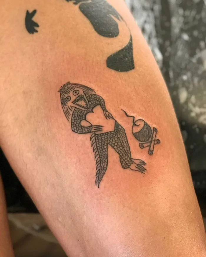 Esta tatuadora es conocida por no saber dibujar y por eso a la gente le gustan tanto sus diseños (32 fotos)