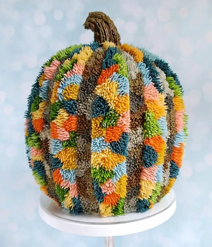 60 Decorated Cakes That Like They’ve Been Embroidered By This Food Artist