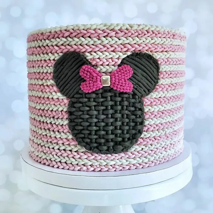 60 Decorated Cakes That Like They’ve Been Embroidered By This Food Artist