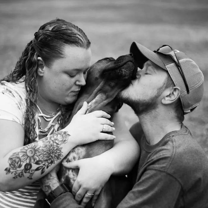 This Photographer Captures The Touching Moments Of People Saying Goodbye To Their Pets (17 Pics)