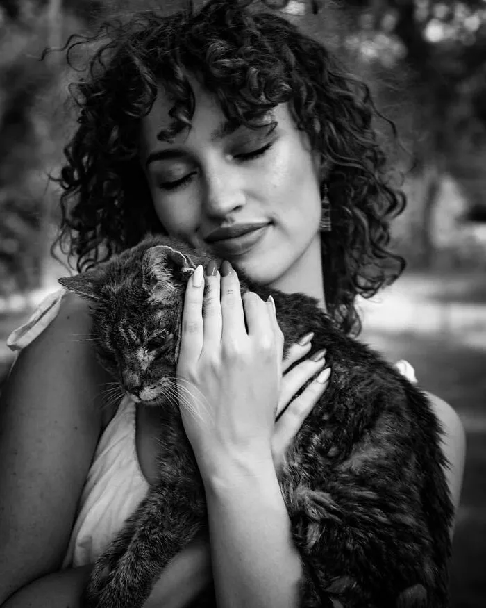 This Photographer Captures The Touching Moments Of People Saying Goodbye To Their Pets (17 Pics)