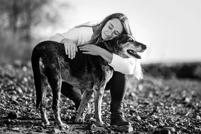 This Photographer Captures The Touching Moments Of People Saying Goodbye To Their Pets (17 Pics)