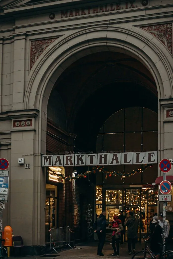 30 People Are Sharing The Worst Tourist Attractions In Europe That Are 100% Not Worth The Hype