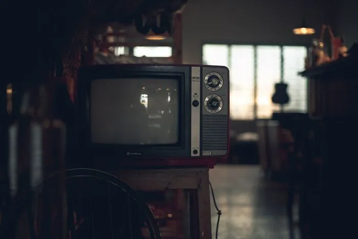 30 Times Guests Saw Some Pretty Creepy Things When They Went To Visit Someone
