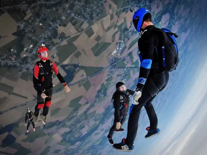 Midair Meeting Vibes