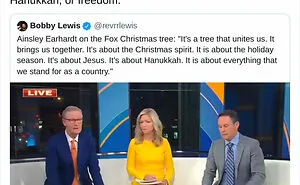 Someone Sets The Fox News Christmas Tree On Fire, And Here’s How The Internet Reacted (30 Pics)