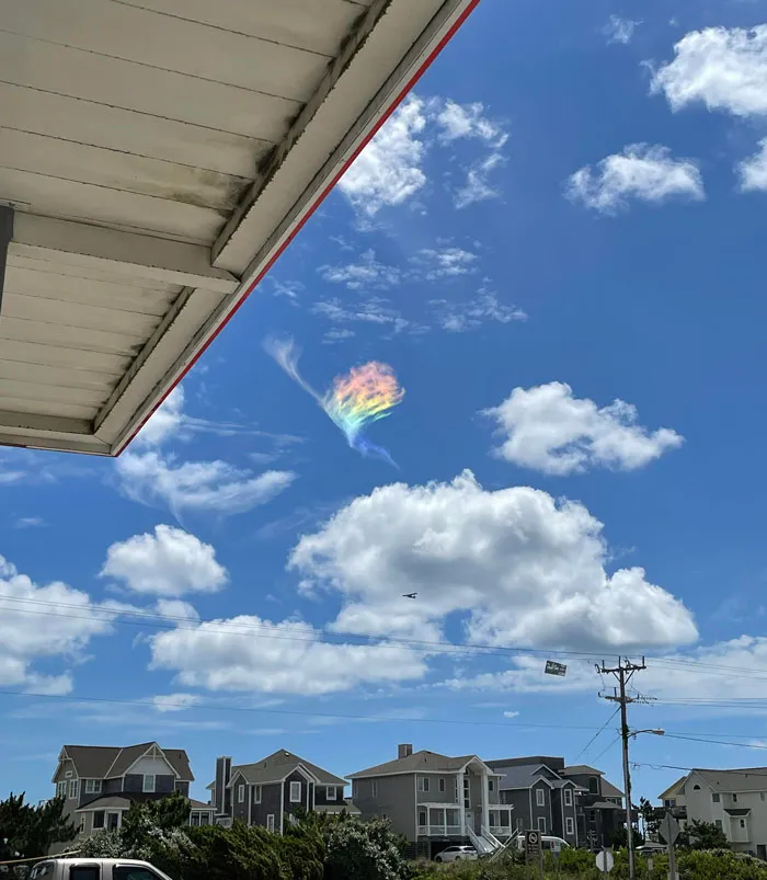 This Is A Fire Rainbow My Family Spotted Over The Carolinas, A Rare Event That Only Lasted A Few Moments And Is Absolutely Stunning
