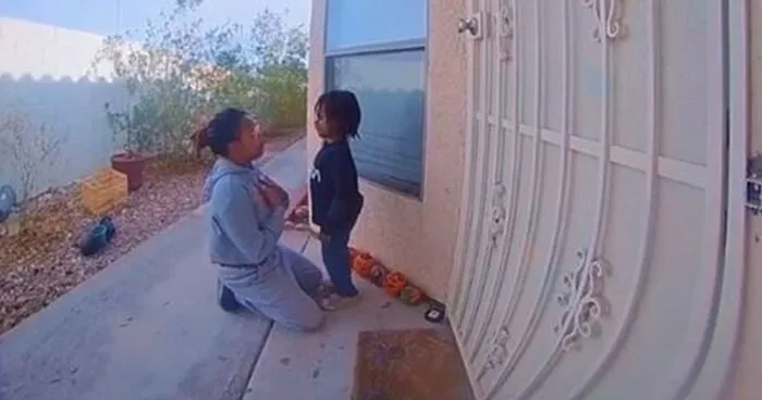 Mom Shows Excellent Parenting Skills By Calming Down Her Angry 5-Year-Old Kid