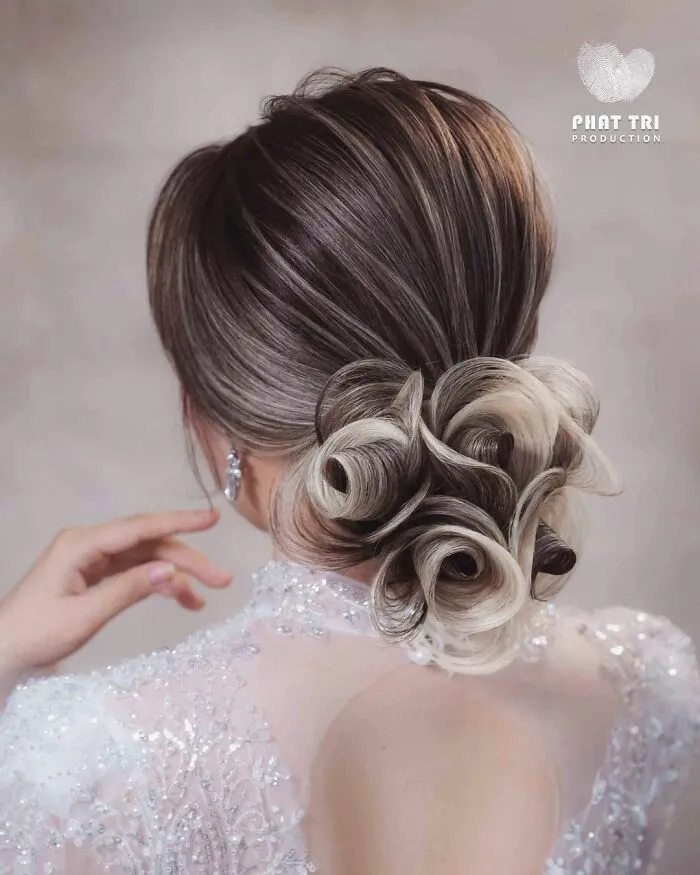 This Vietnamese Hairstylist Creates Intricate Hairstyles That Sometimes Take Up To 2-3 Months To Finish (37 Pics)