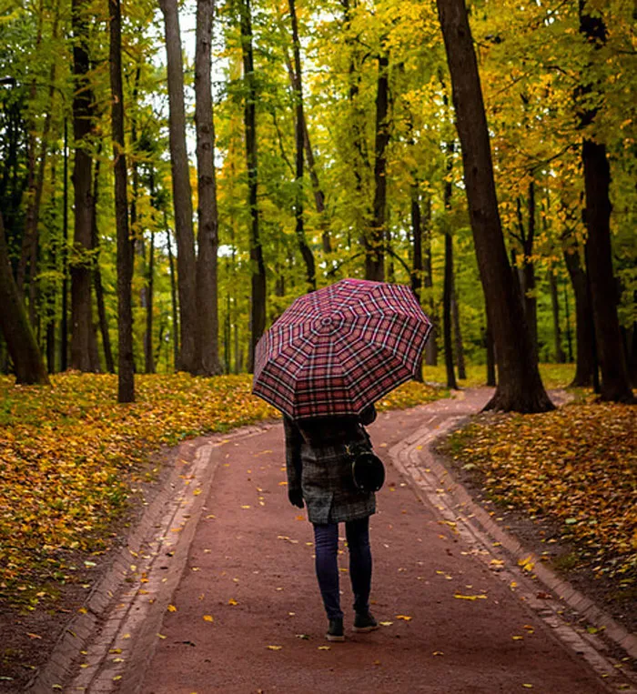 “What Horrid Secrets Do Your Parents Have, And Are Oblivious To You Being Aware Of?” (24 Answers)