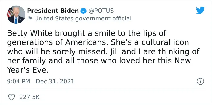 30 Fellow Celebrities Went Online To Show Gratitude To Betty White After She Passed Away At The Age Of 99