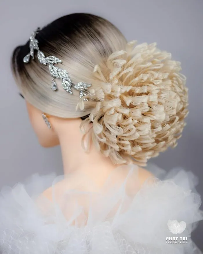 This Vietnamese Hairstylist Creates Intricate Hairstyles That Sometimes Take Up To 2-3 Months To Finish (37 Pics)