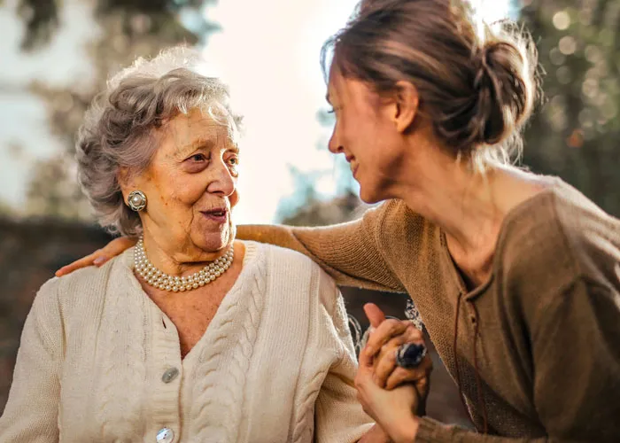 30 No-Gos In American Culture According To The People Who Live There