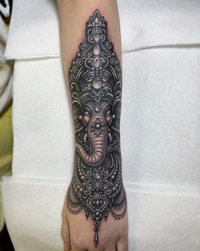 30 Tatuajes de joyería realizados por la famosa tatuadora Ryan Ashley