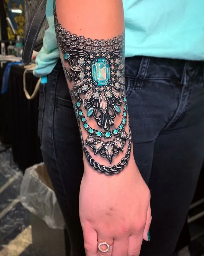 These 30 Masterclass Jewelry Tattoos By Celebrity Ink Artist Ryan Ashley Might Be Better Than The Real Thing