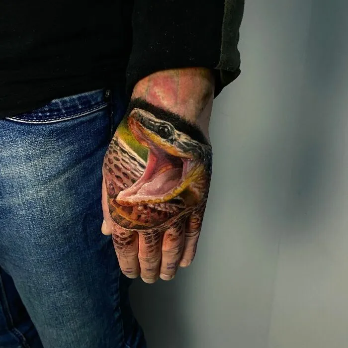 Artist Makes Surprisingly Realistic Tattoos, And Here Are His 55 Best Ones