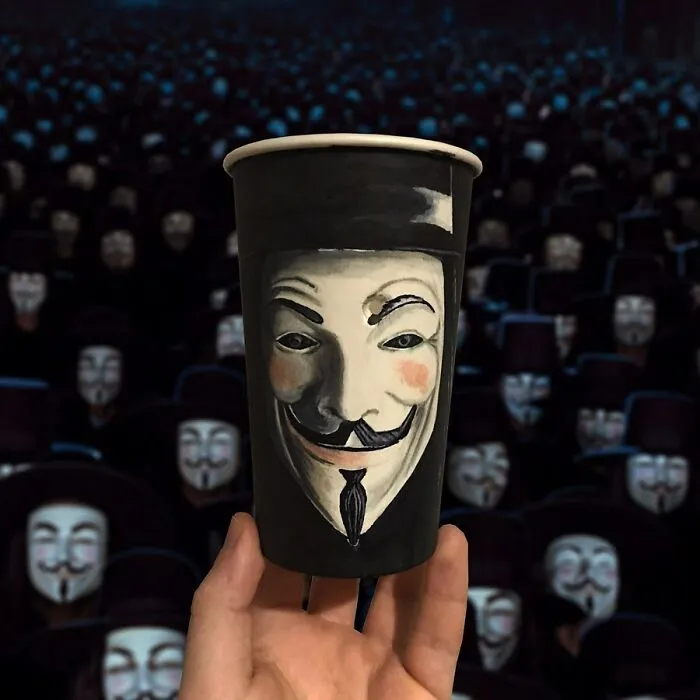 Crowd In A Cup 